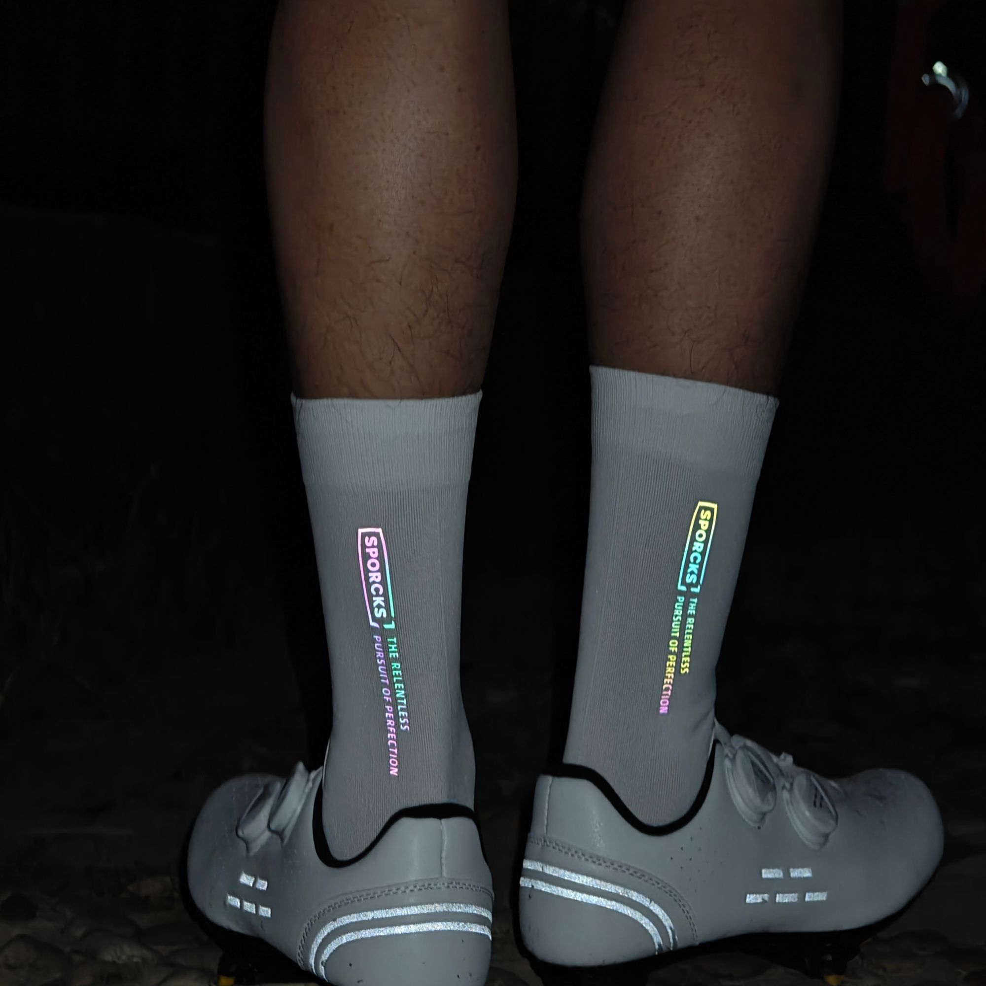 Cycling Gear Women - Sporcks カラフルな高反射サイクリングソックス自転車ロードバイクマウンテンバイクスポーツソックス通気性耐摩耗性快適なミッドカーフソックス Sr-03
